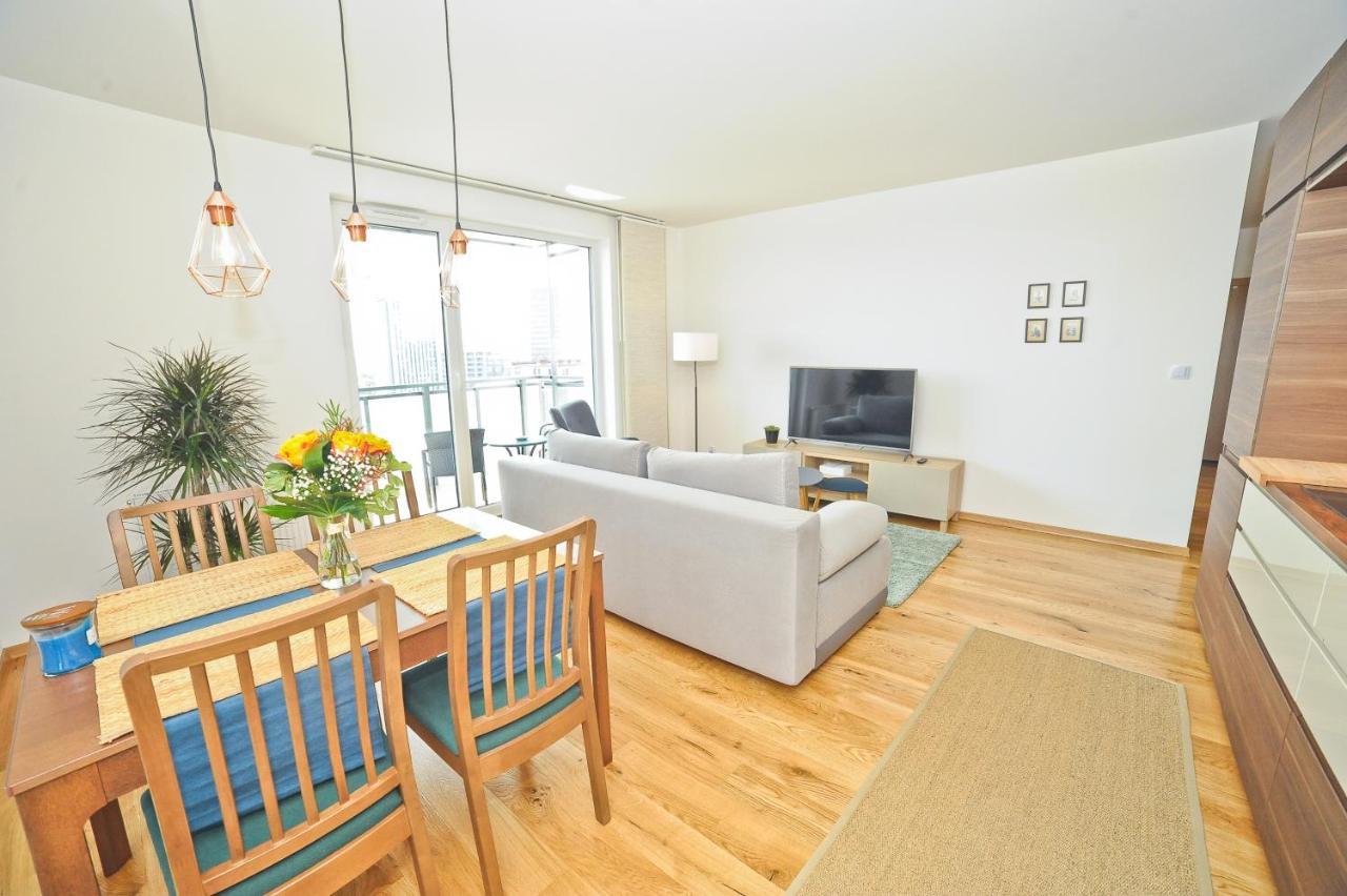 Grand Apartments - Three Bedrooms With Panorama Of The Old Town 格但斯克 外观 照片