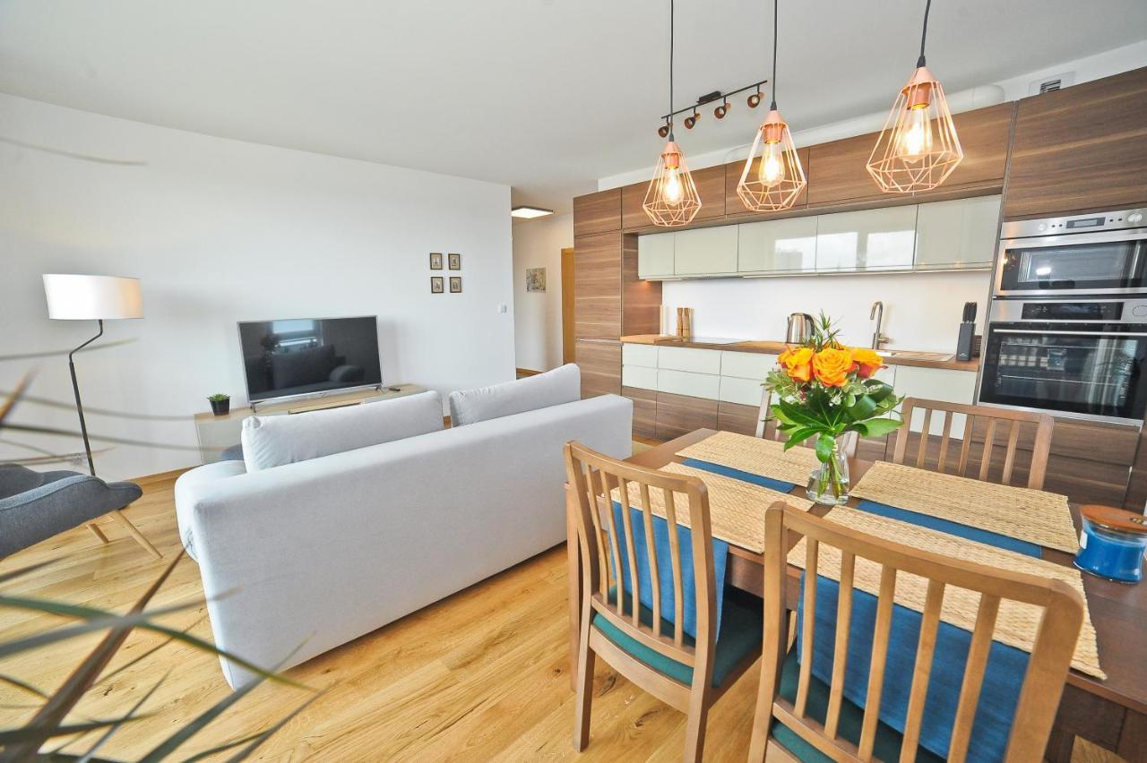 Grand Apartments - Three Bedrooms With Panorama Of The Old Town 格但斯克 外观 照片