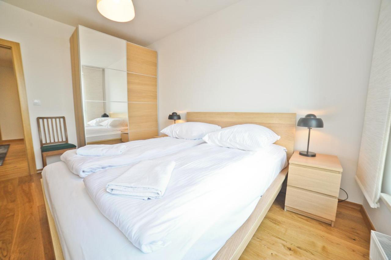 Grand Apartments - Three Bedrooms With Panorama Of The Old Town 格但斯克 外观 照片